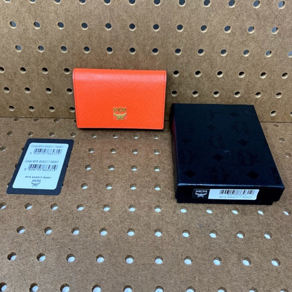 MCM Women's 2 Fold Card Wallet Snap Closure - Picture 2 of 8